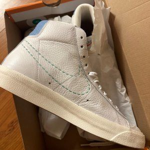 NWT Nike Women's Mid Blazer '77 (white/safety orange-lilac-green)